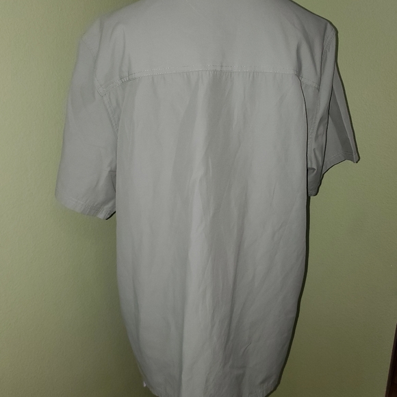 Field and Streams large men's short sleeve button down. - Picture 5 of 10